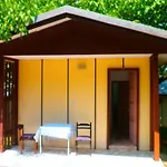 Vendégház Bungalow In Lovely And Familial Area For 2 Or 3 Persons *