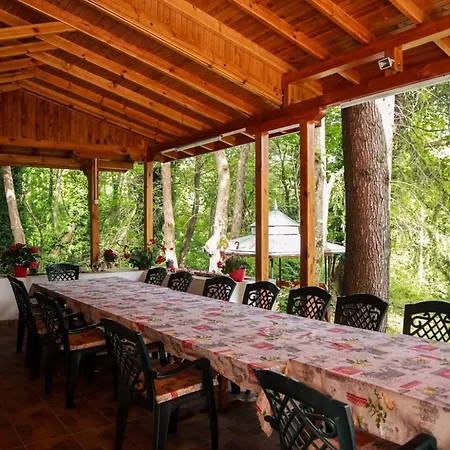 Maison d'hôtes Bungalow In Lovely And Familial Area For 2 Or 3 Persons Kamena